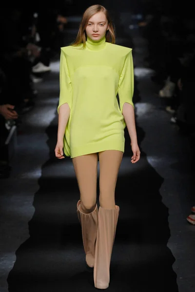 Look 7